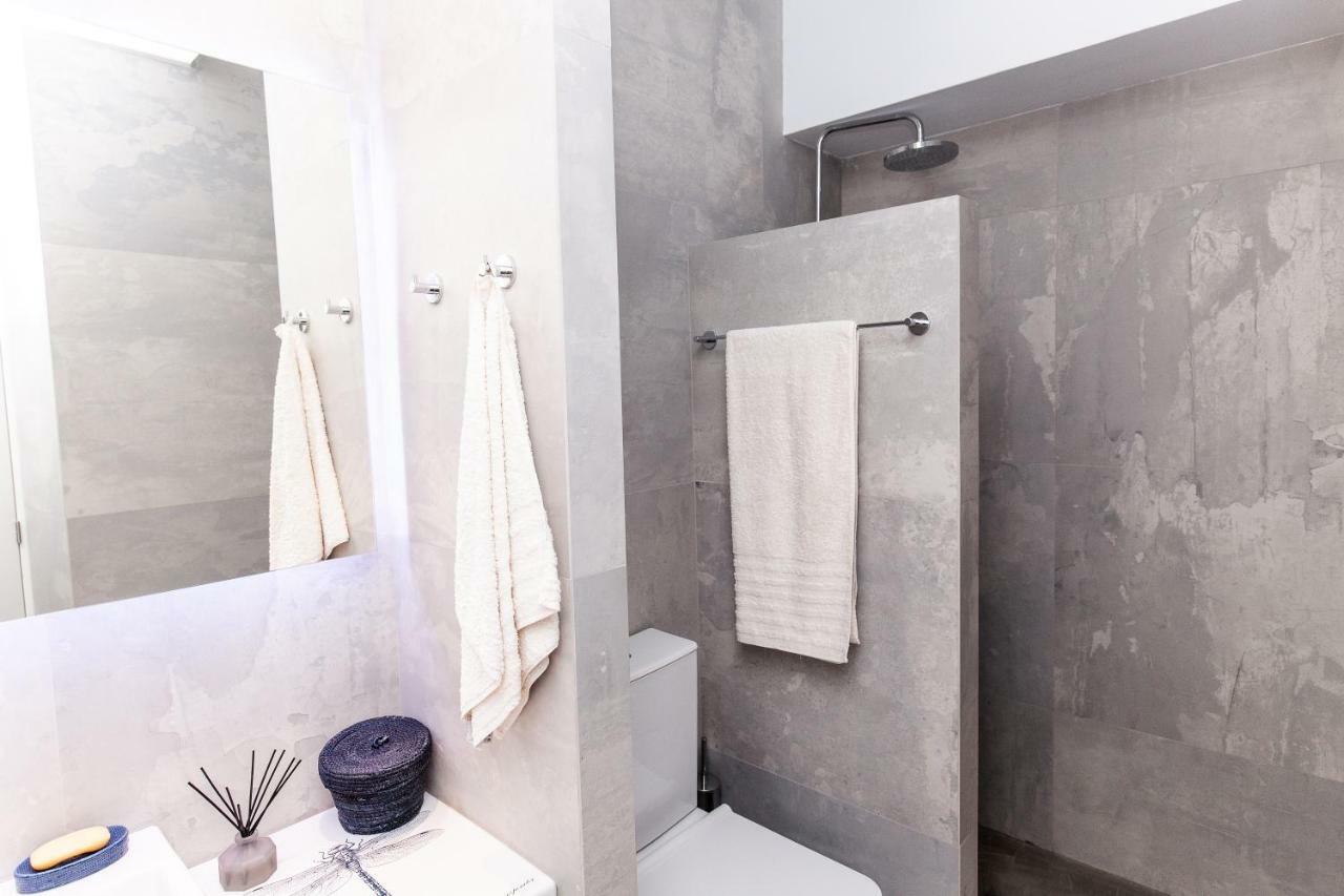 Sweet Suite Flora In Vouliagmeni Athens Exterior photo