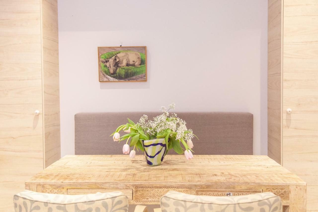 Sweet Suite Flora In Vouliagmeni Athens Exterior photo
