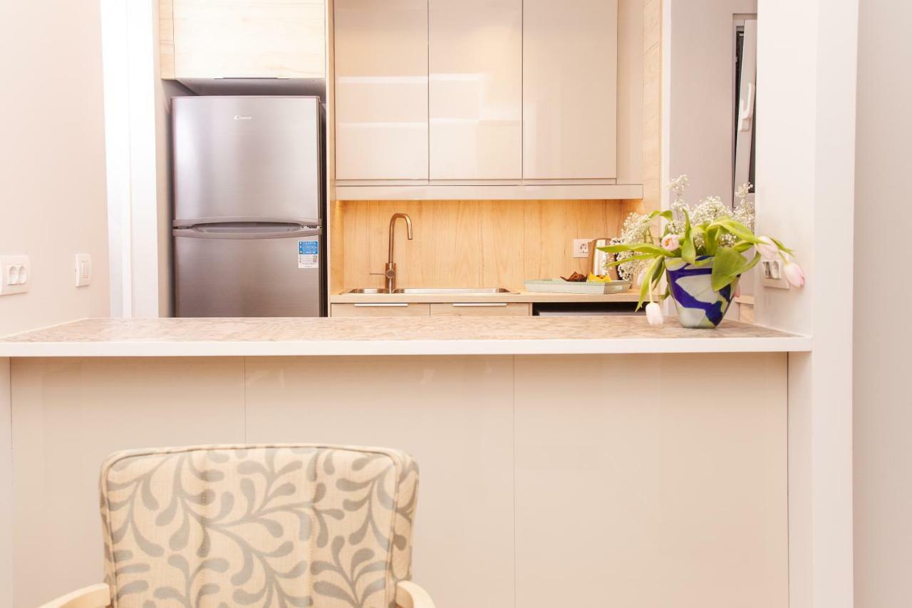 Sweet Suite Flora In Vouliagmeni Athens Exterior photo